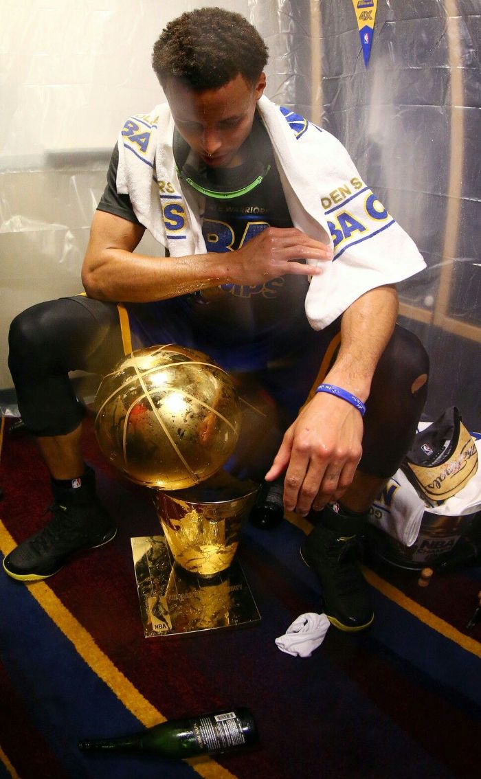 behind the scenes photo stephen curry wallpaper hd steph sitting next to larry o brien trophy
