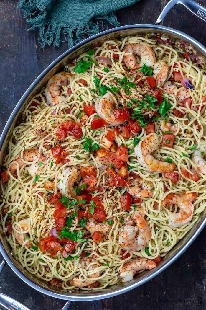 pasta cooked with shrimp in large skillet how to make pasta with tomatoes and parsley