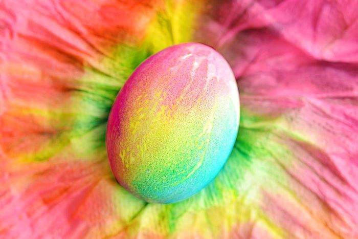 easter egg decorating ideas tie dye egg decorated in lots of different colors