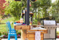 Enjoy the hot summer days with these cool outdoor bar ideas