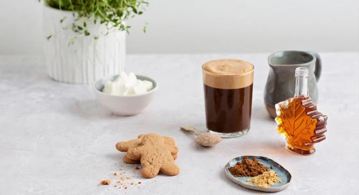 gingerbread latte recipe step by step how to make iced coffee at home two gingerbread cookies on the side