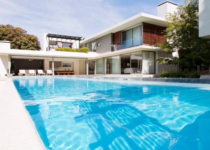 modern house and swimming pool caif03672