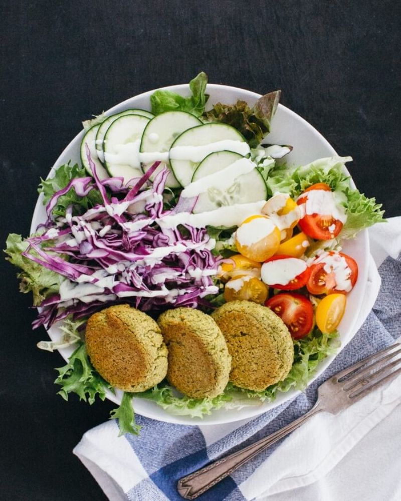 mediterranean diet meal plan falafel bowl with veggies