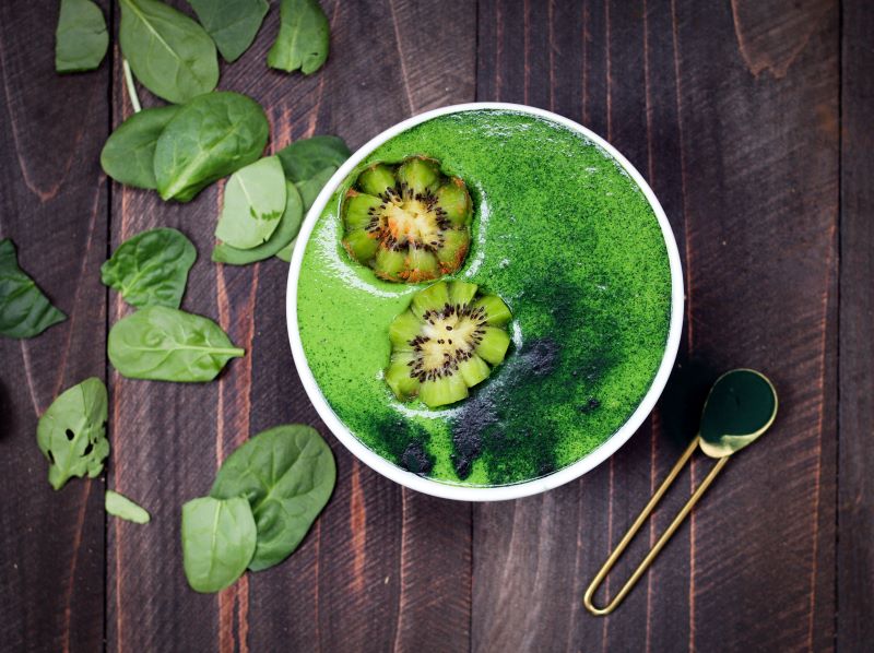 green smoothie bowl plant based diets kiwi