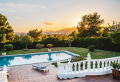 5 Ways To Transform Your Backyard Into A Vacation Getaway