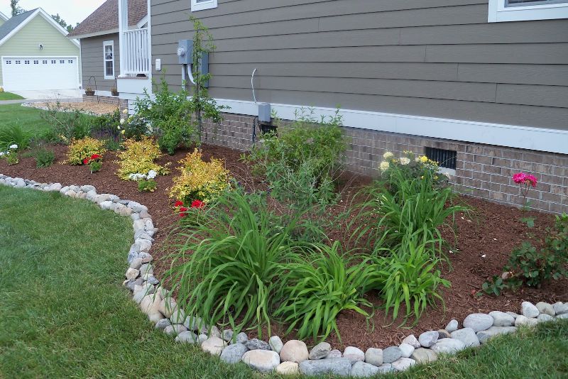 How to recycle materials and create garden edging for your backyard