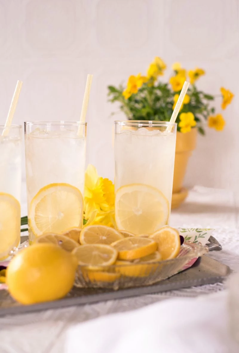 two glasses lemonade how to detox your liver