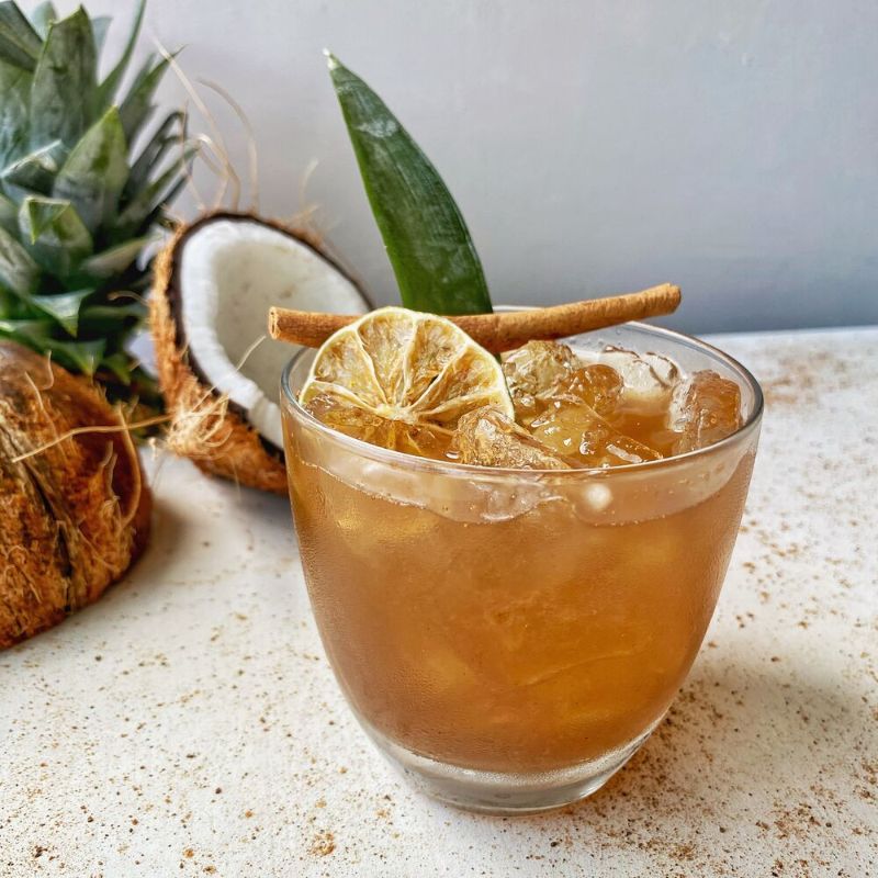 cinnamon rum cocktails recipe with cinnamon stick