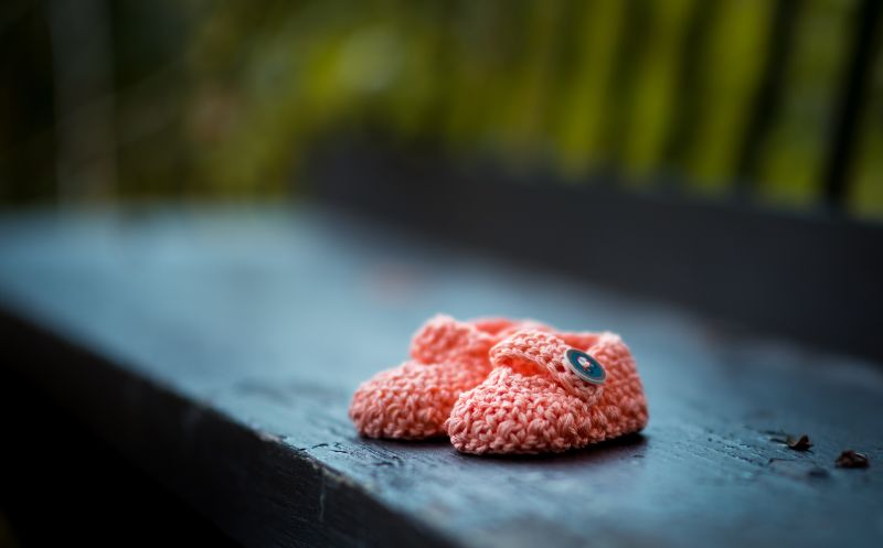 pink baby shoes how to start knitting
