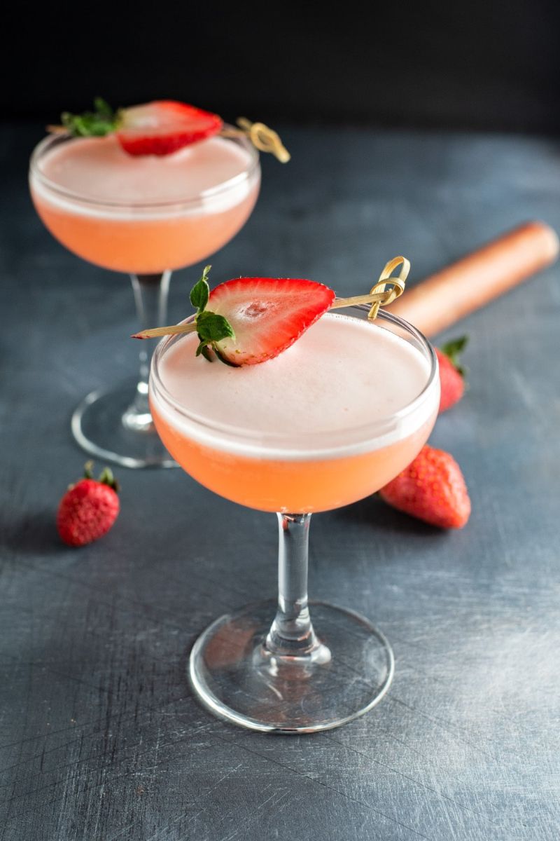 strawberry cucumber mezcal cocktails recipe
