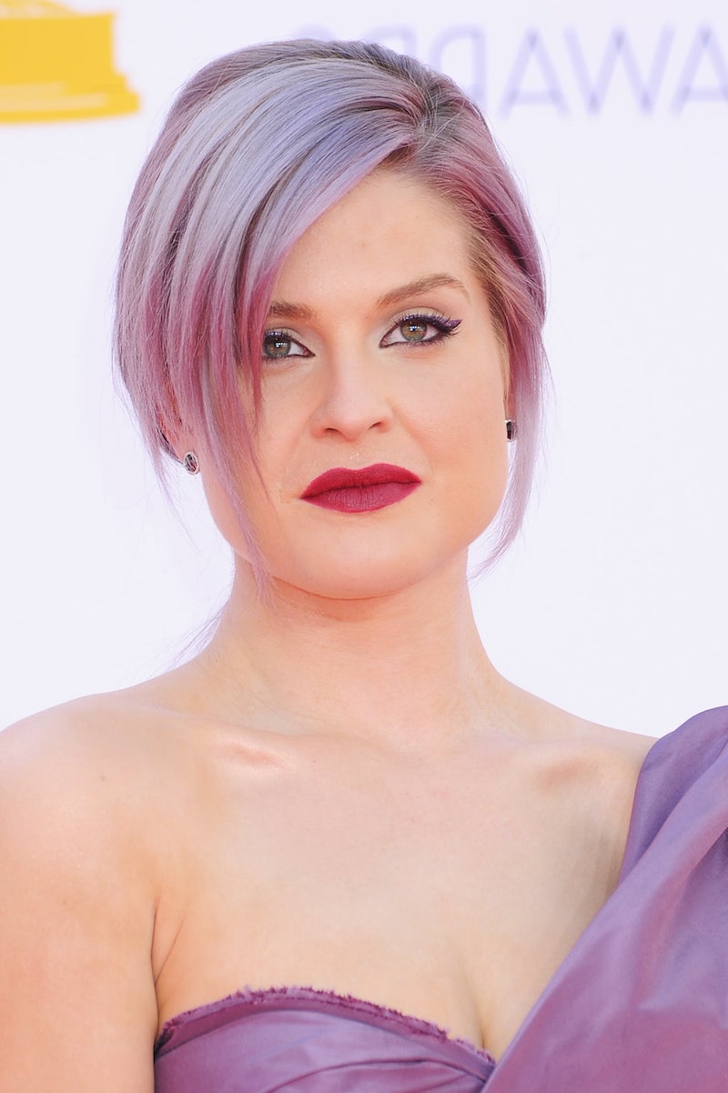 kelly osbourne purple hair double chin round face medium length hairstyles