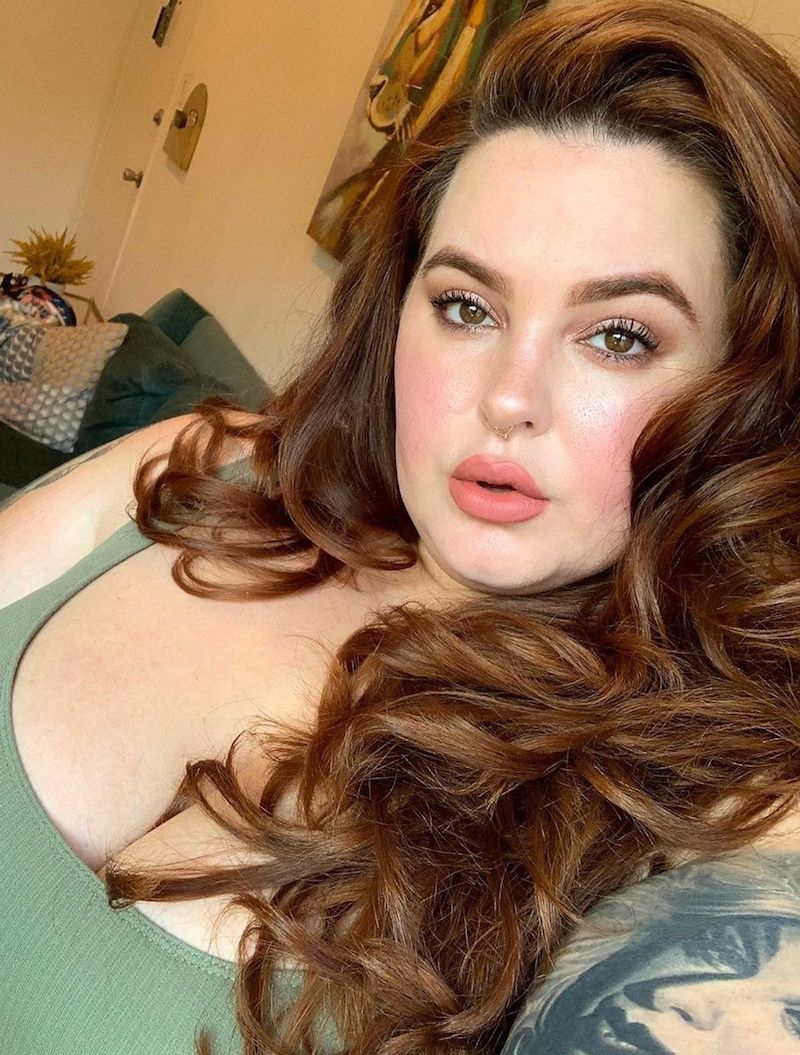 tess holliday gorgeous long haircut for fat face double chin