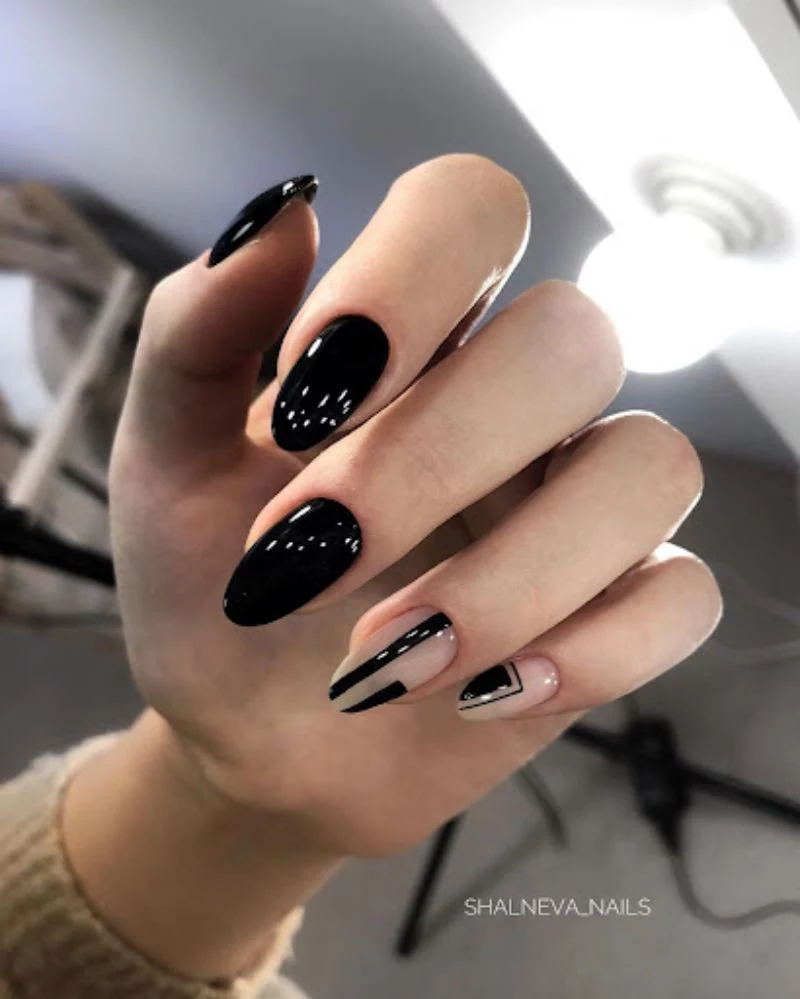 black nail ideas 2021 with negative space