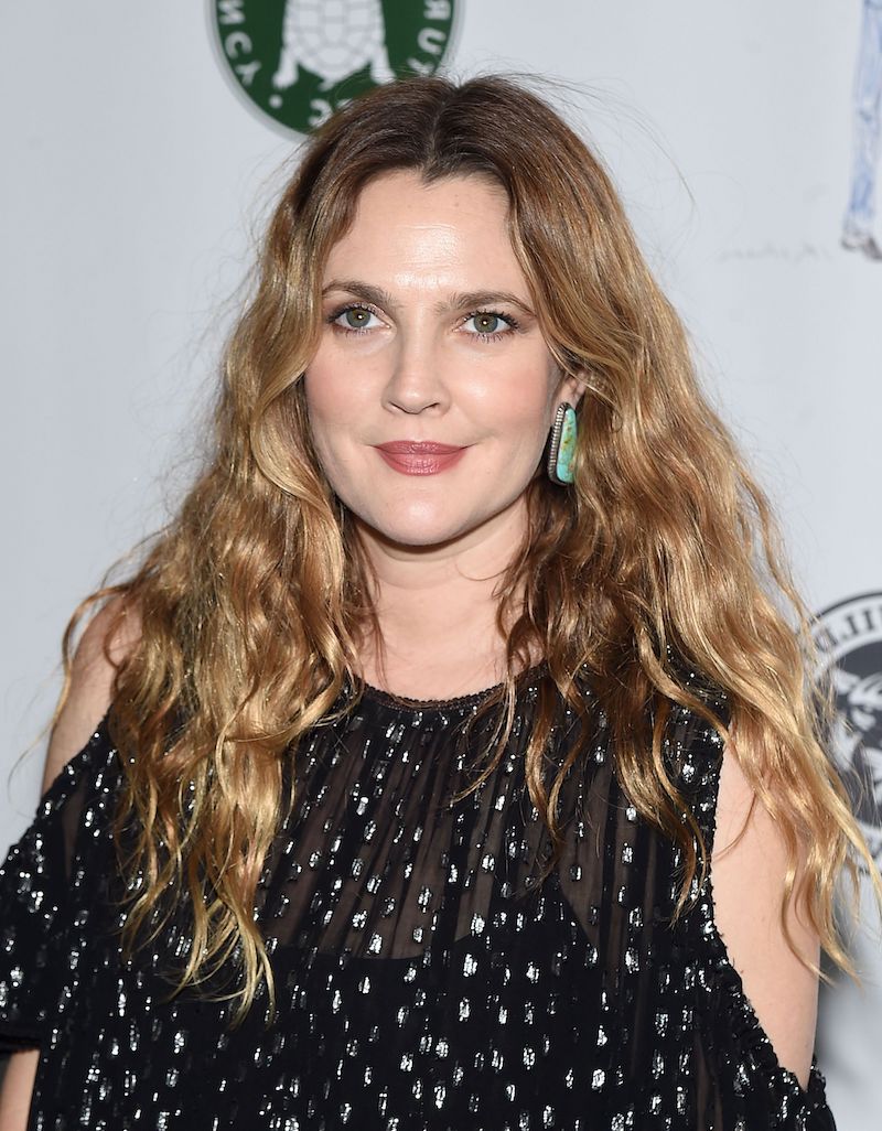 celebrities with round faces on red carpet drew barrymore beachy waves