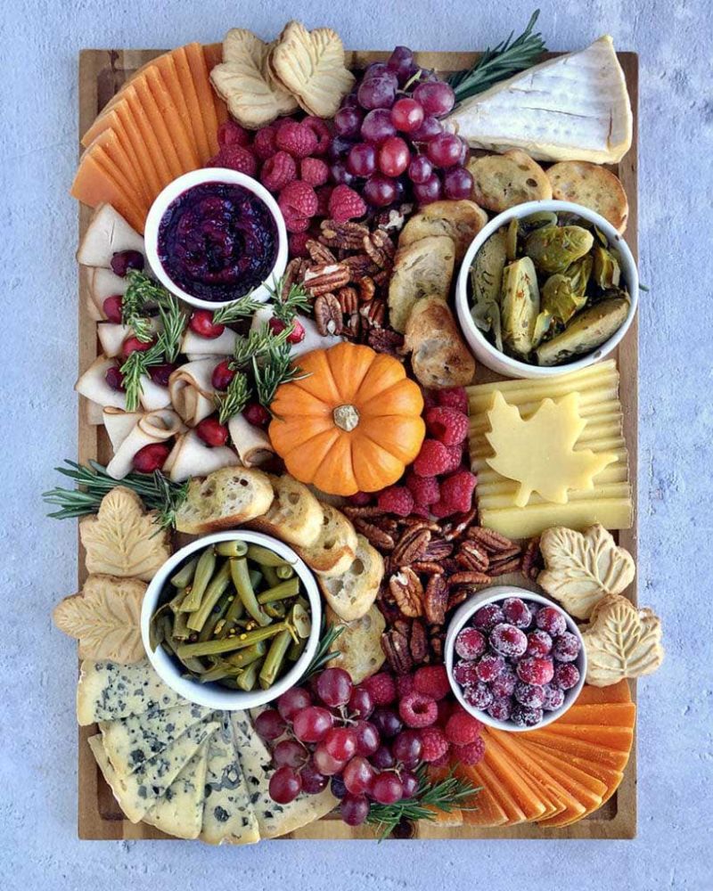 charcuterie board idea thanksgiving hors doeuvres