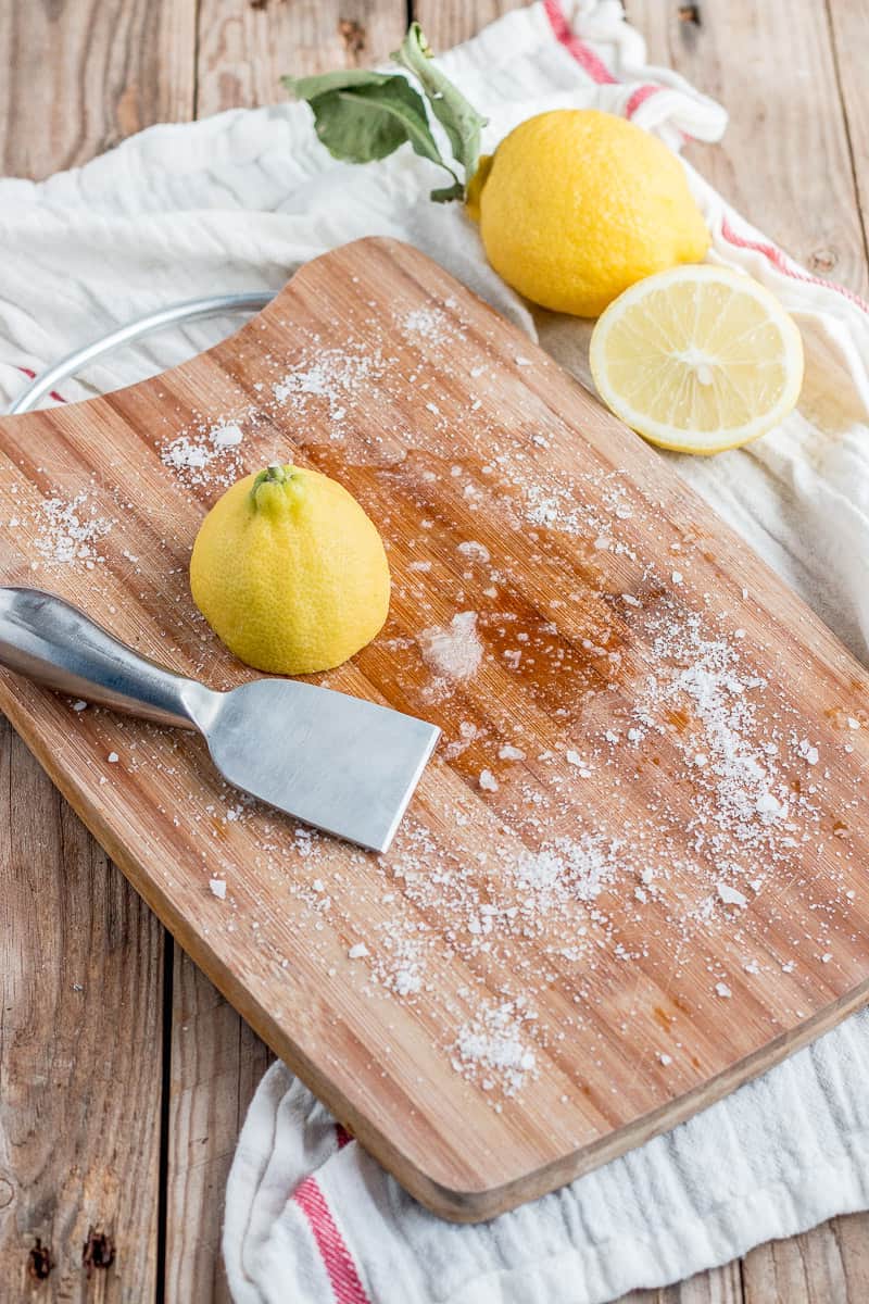 cleaning wooden cutting boards with lemon and baking soda