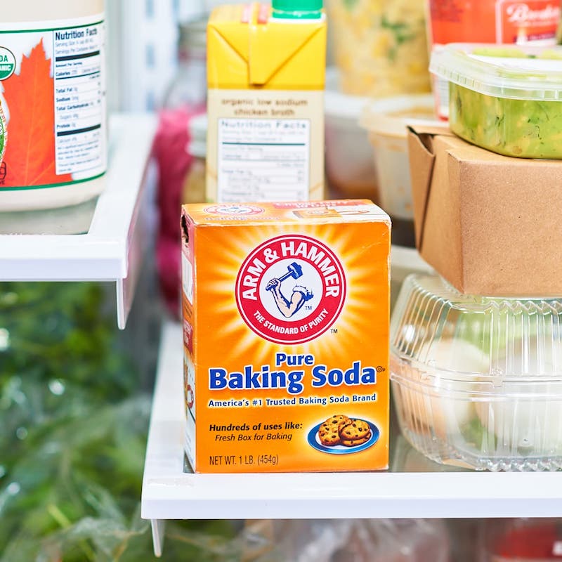 does baking soda absorb moisture and bad smell when left in the fridge