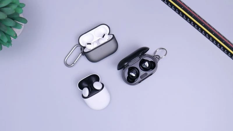 earbuds charging cases employee gift ideas
