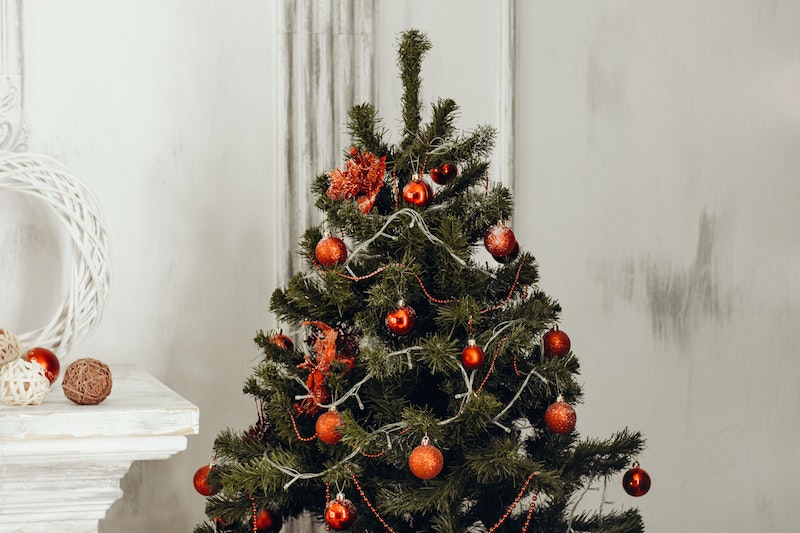 easy hacks how to wrap ribbon on a christmas tree this winter season