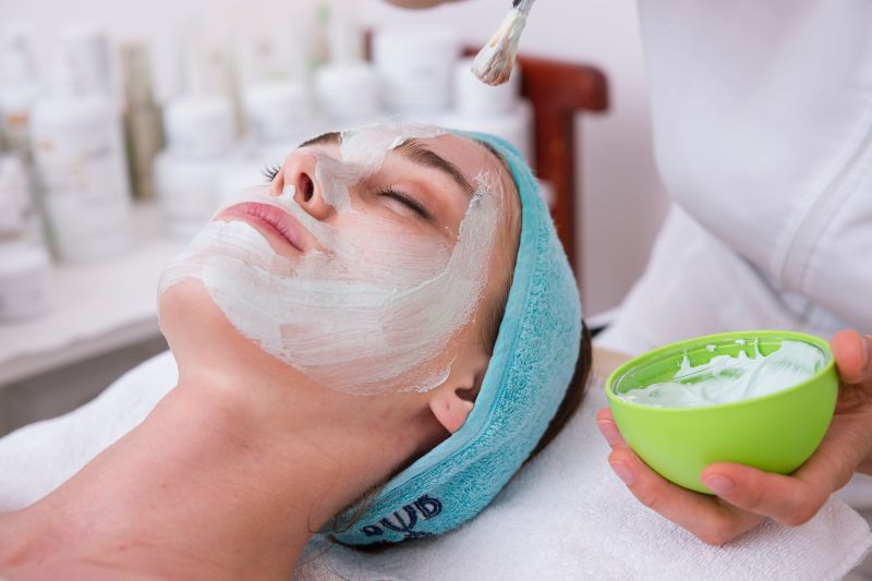 face mask application acne scar treatment