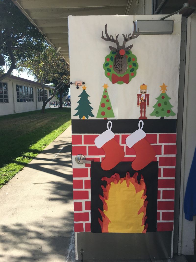 fireplace mantel christmas door decorating ideas