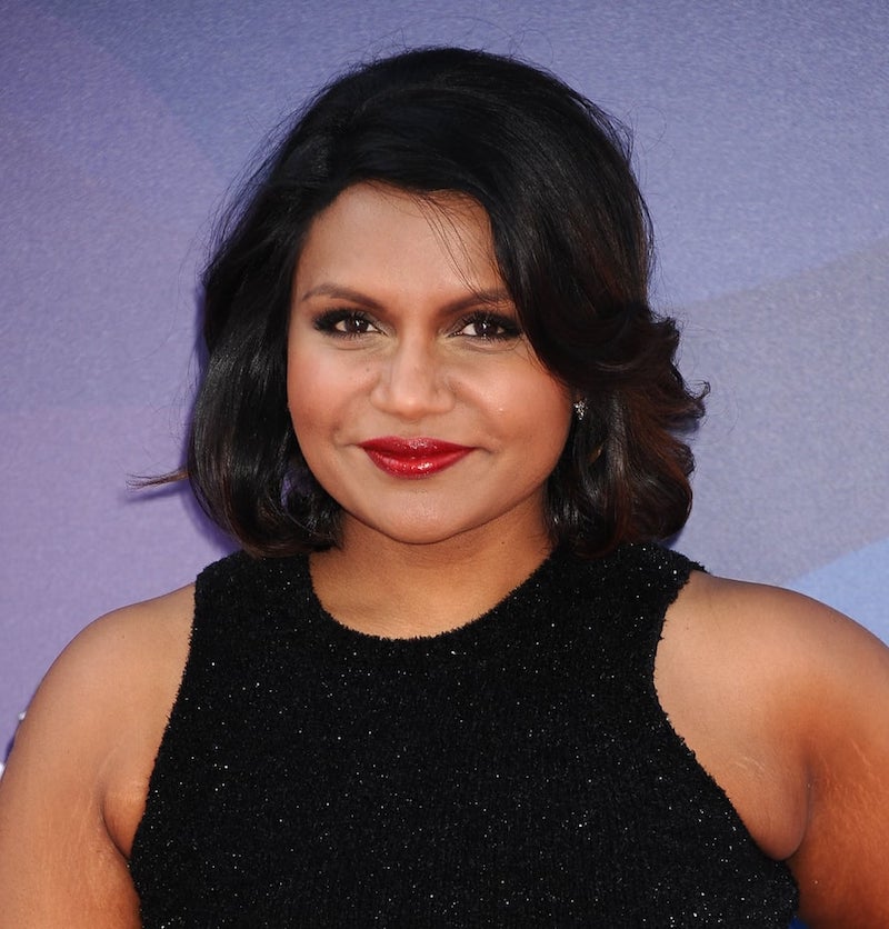fuller figure short hairstyles for fat faces and double chins mindy kaling red carpet glam