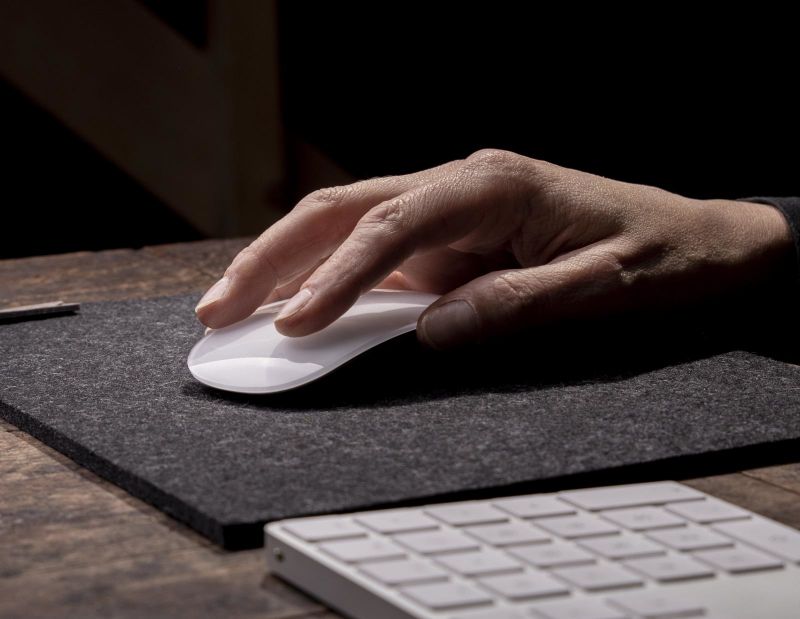 how to clean a mousepad made of felt