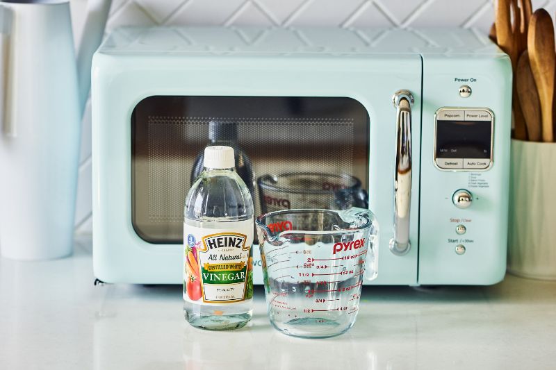 how to clean microwave vinegar in jug