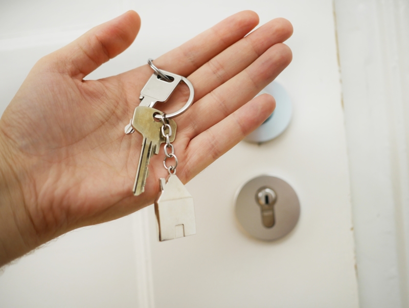 keys with house keychain real estate trends