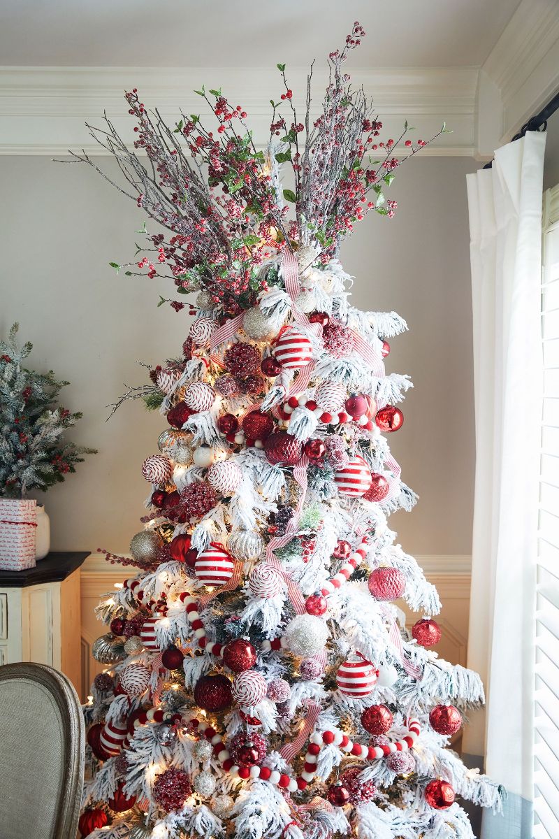 red white christmas tree decoration ideas