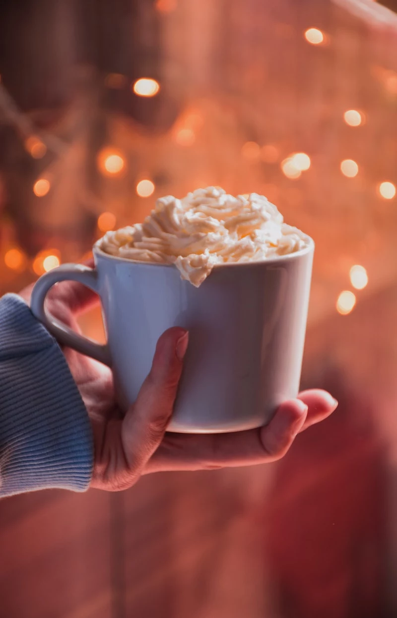 sweet and tasty hot holiday drinks to enjoy this christmas