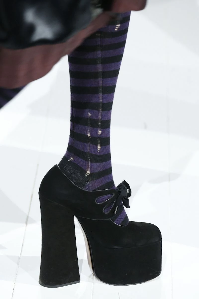 trendy runaway black suede boots with high platform heel