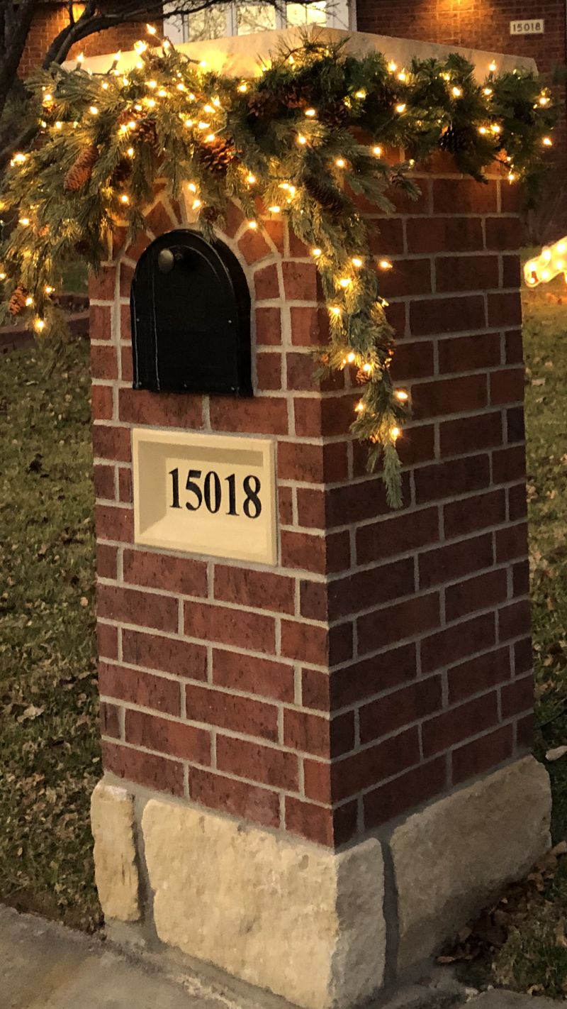wreath with lights mailbox decorating ideas