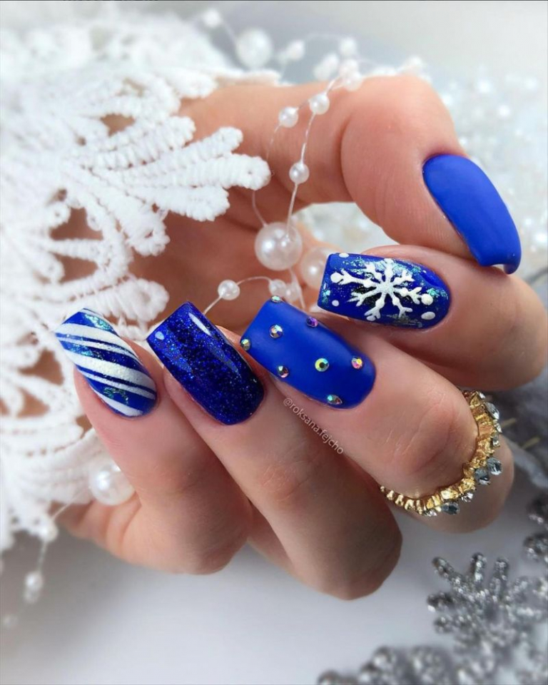 Blue Christmas Nails Designs 