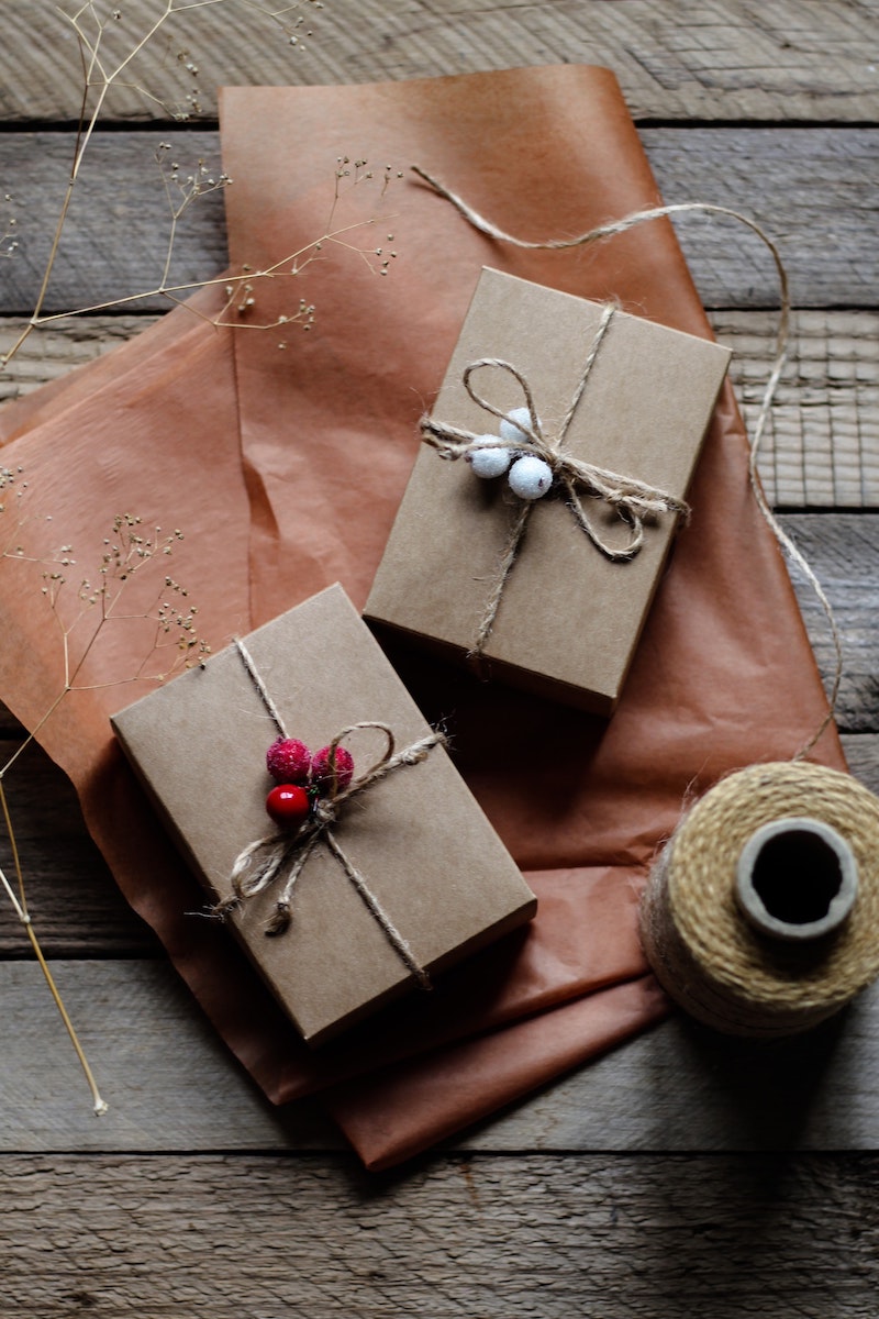 beautiful christmas gift toppers dried fruits and yarn ribbons