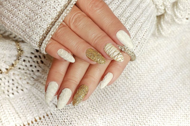 christmas nail colors white and gold glitter