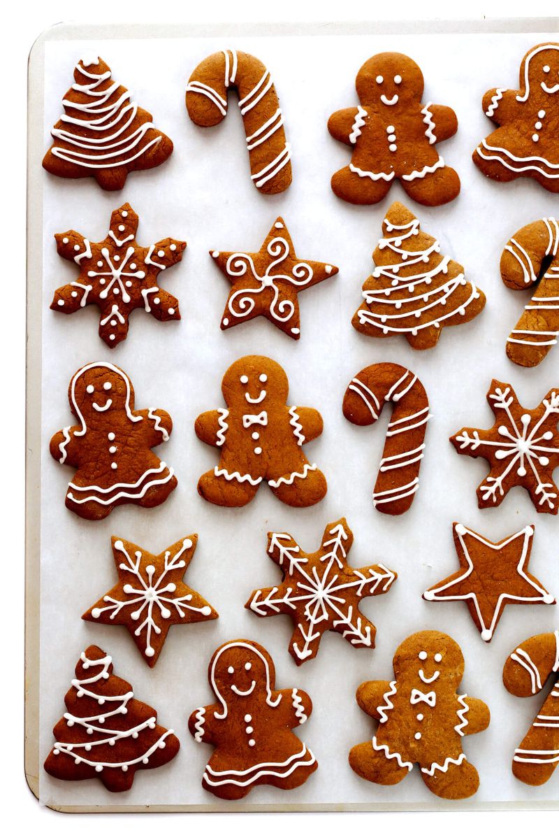 classic gingerbread cookie decorating ideas in different shapes