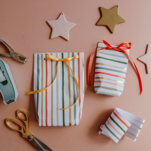 How to make a gift bag out of wrapping paper: Easy & Unique DIYs