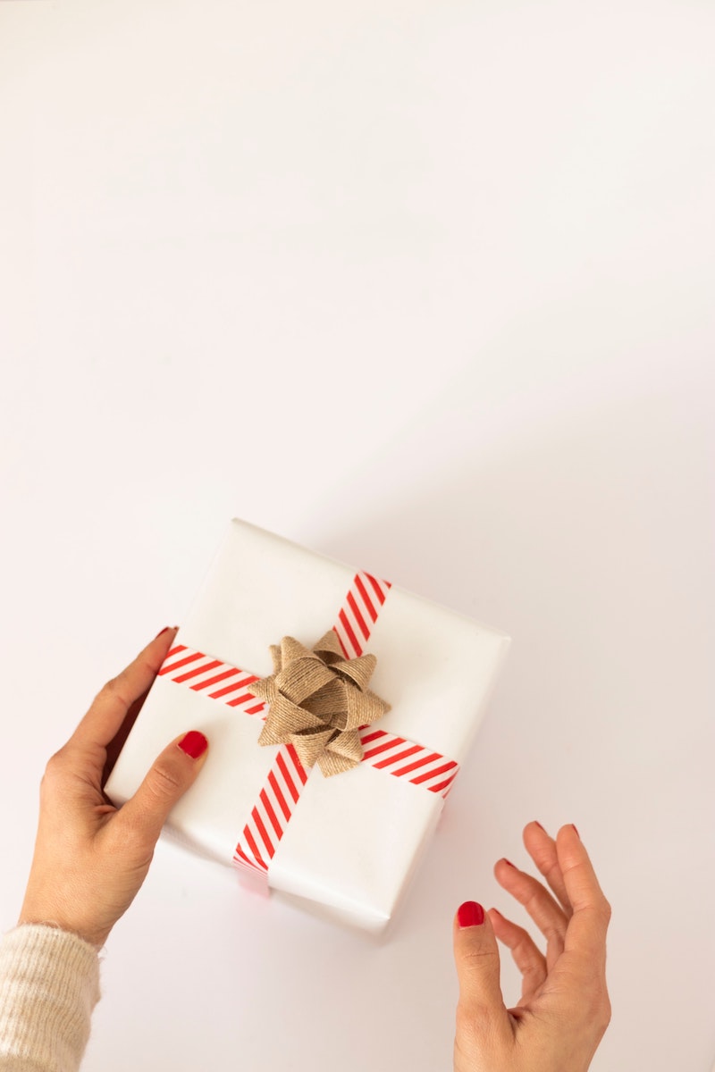 cute craft packaging ideas for christmas gifts with candy cane ribbon