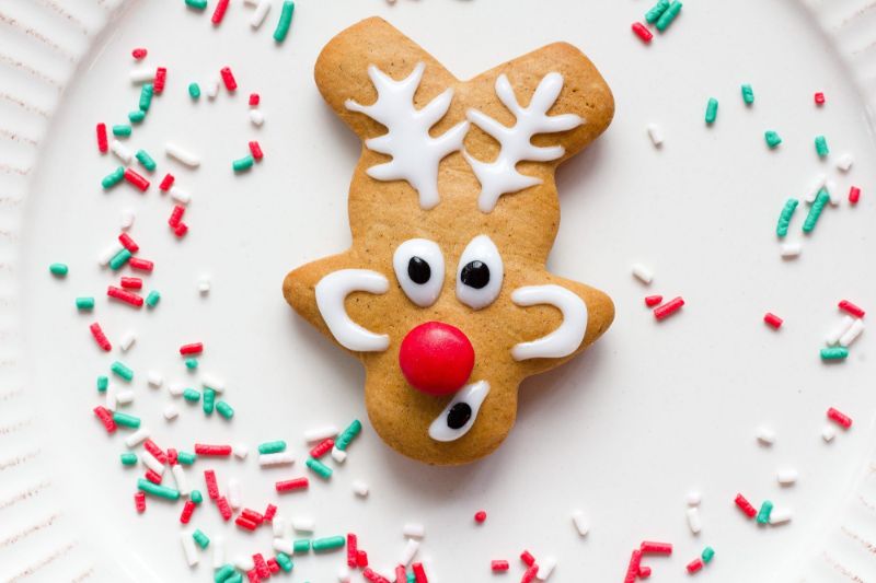 deer shaped how to make gingerbread cookies
