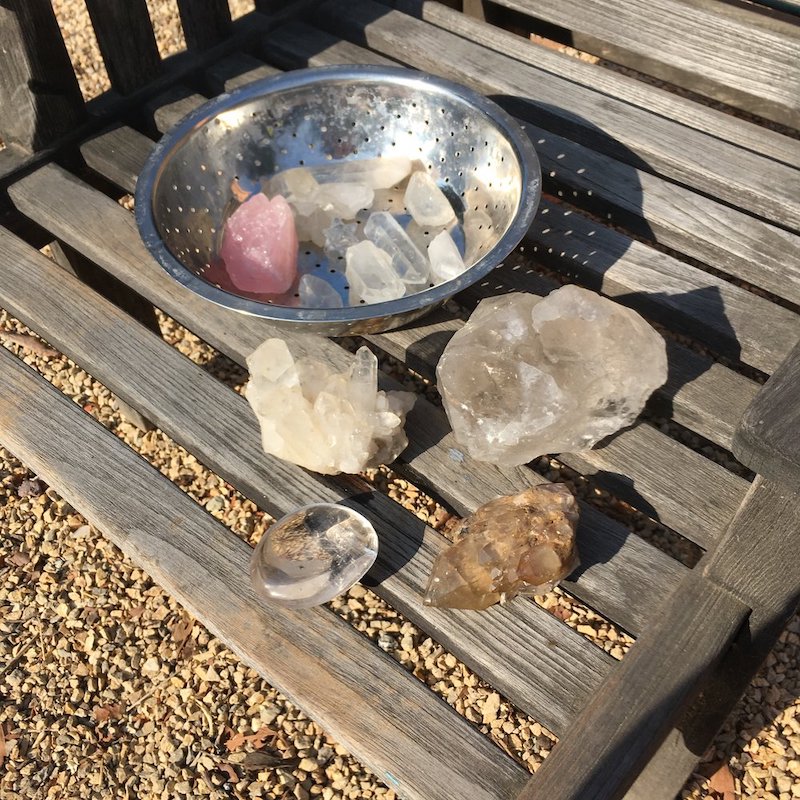 how to charge a rose quartz crystal using the=power of the sun