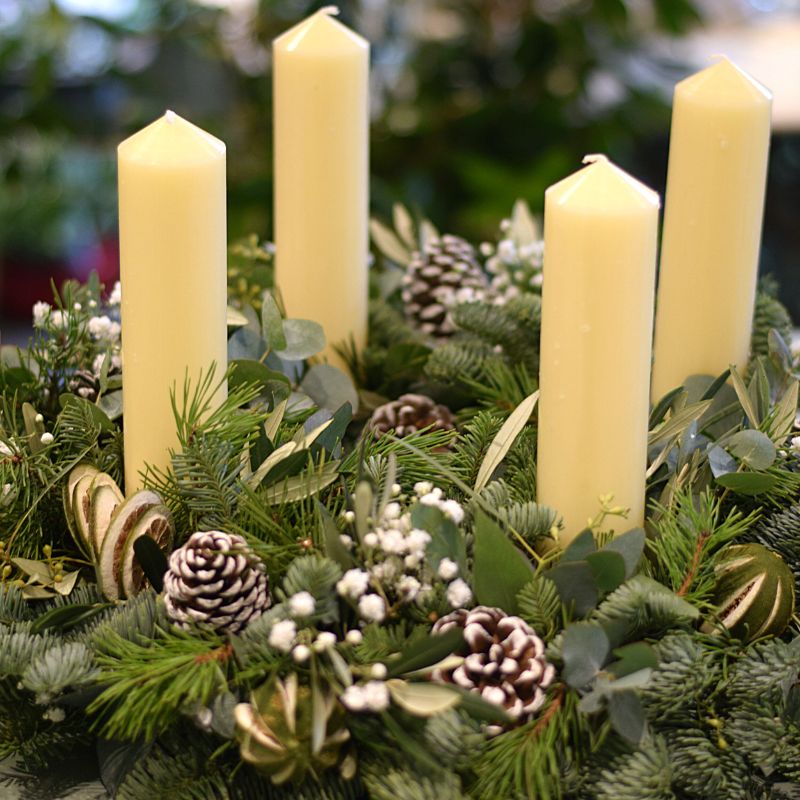 how to make an advent wreath with greenery pine cones