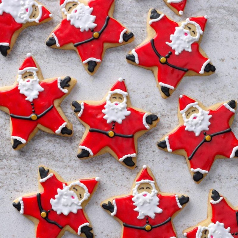 santa star decorating gingerbread cookies