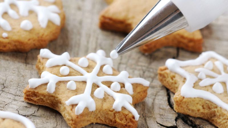star shaped gingerbread cookies with icing
