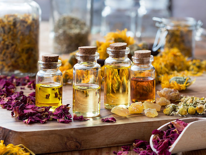 what to do with rose petals diy essential oil potpourri for decoration