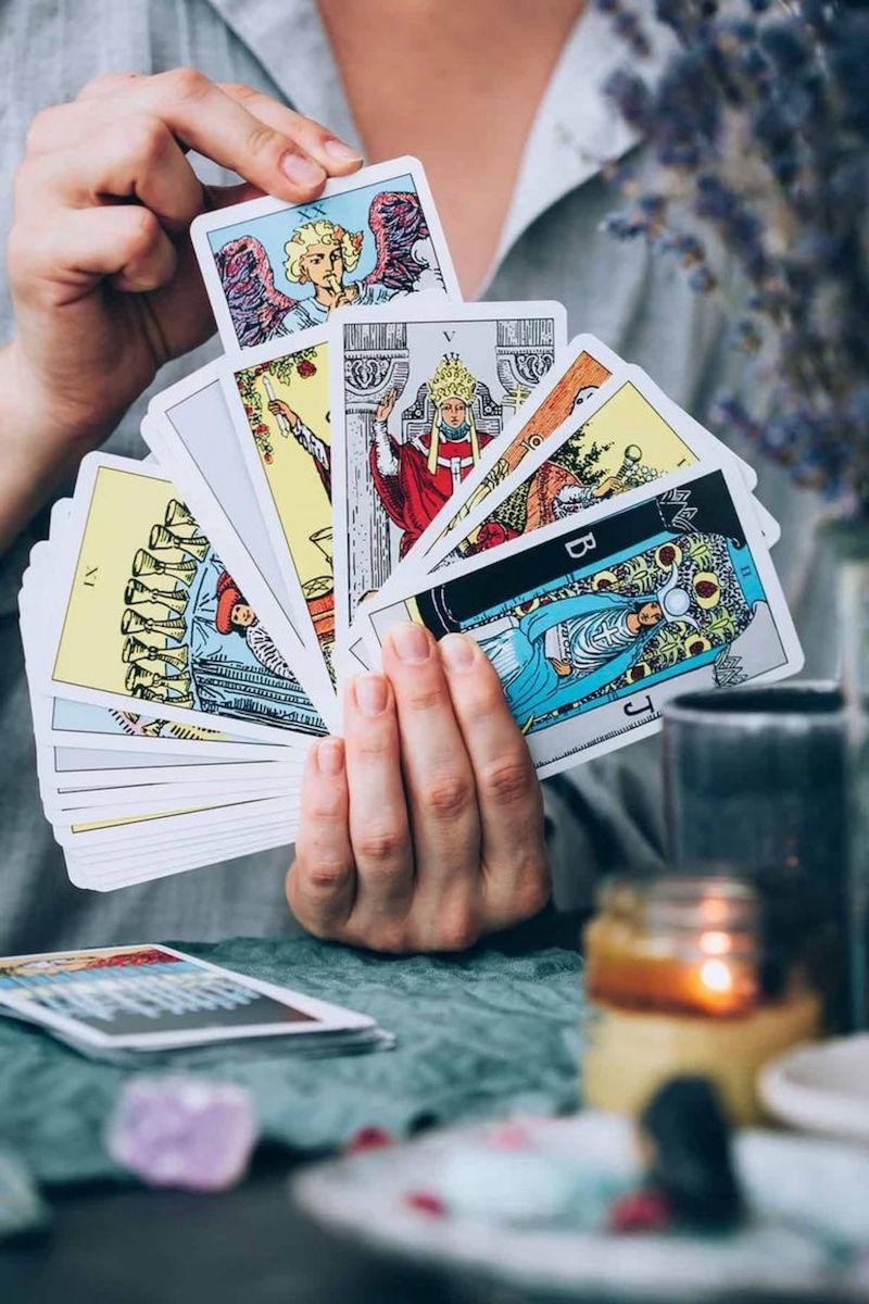 where can i find an online tarot card reading for love