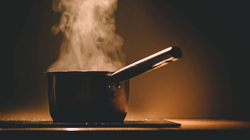 how to clear a stuffy nose pot with steam