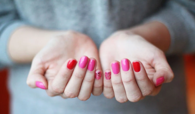 nail ideas with initials red pink nails