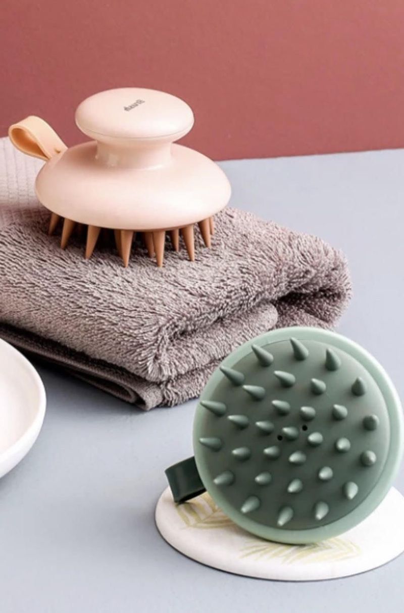 what are the benefits for hair when using a scalp massage brush