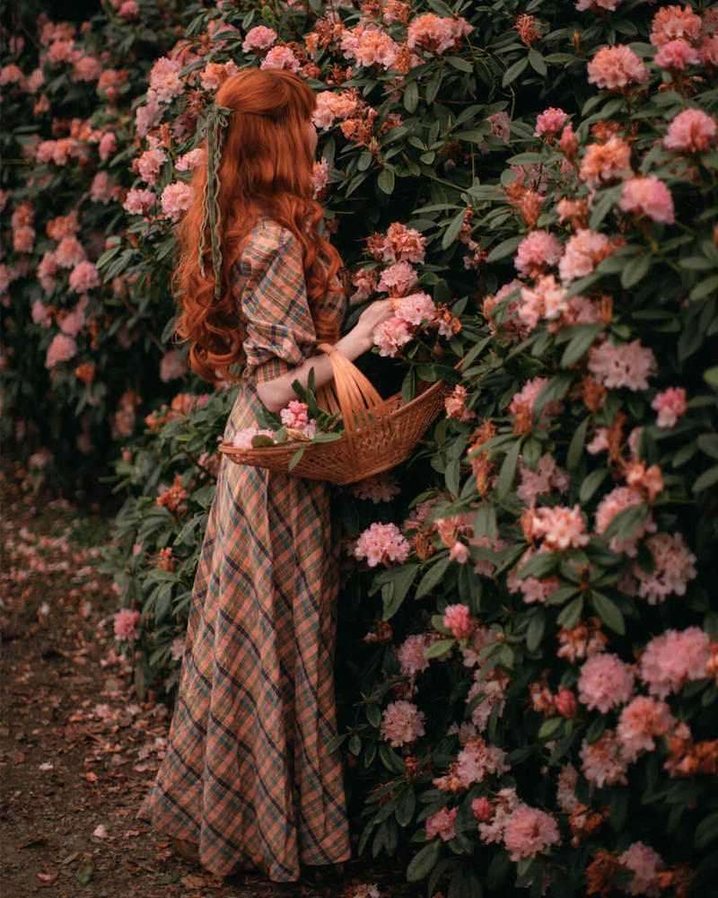 aesthetic spring outfits red headed woman